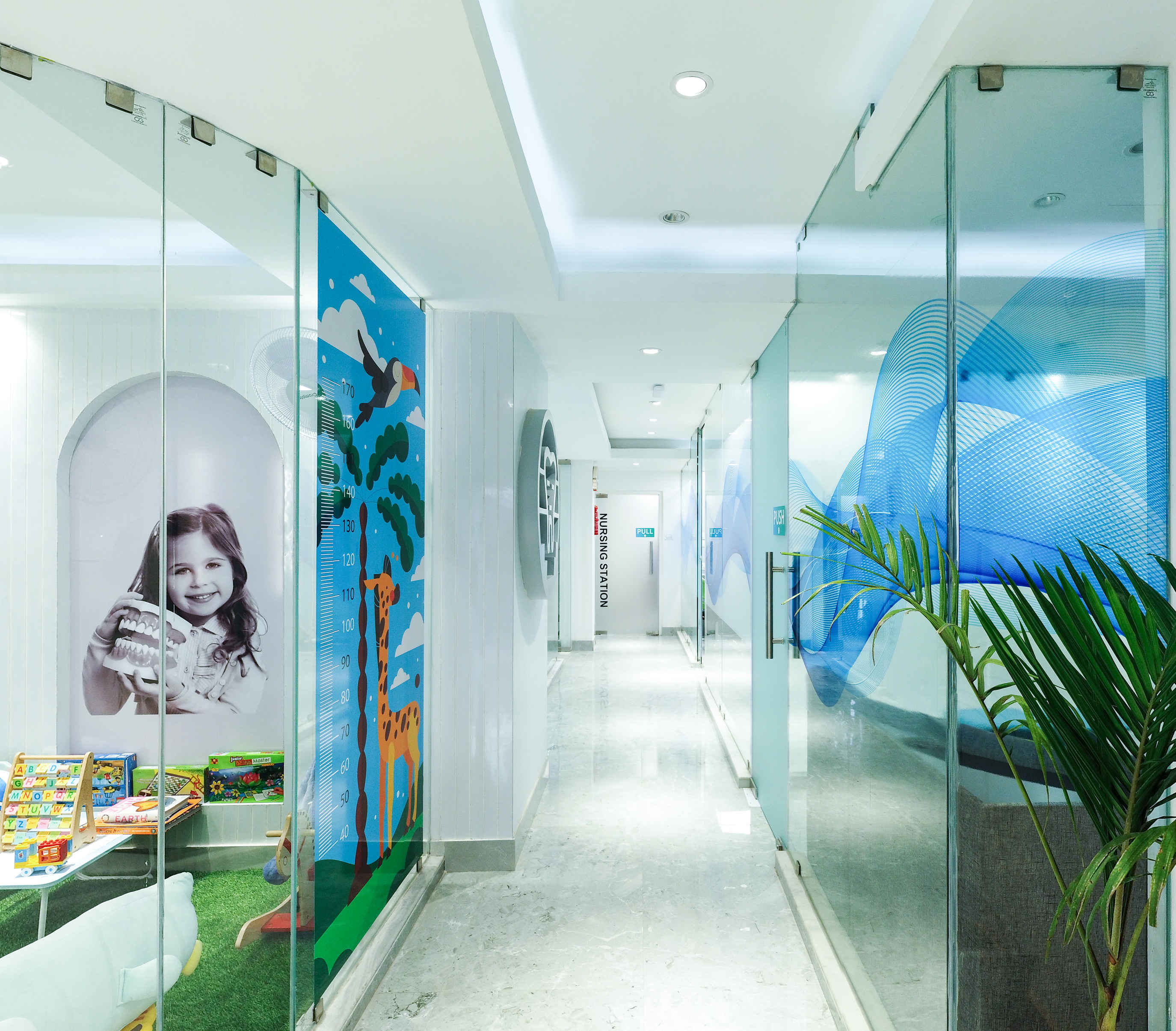 Reception & Lounge